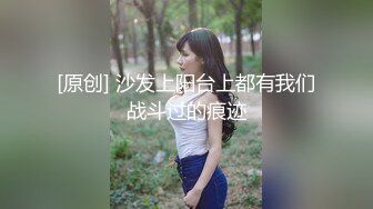  极品女神！来大姨妈了也要秀，塞着棉棒，带着项圈黑丝，假屌顶着骚逼磨蹭，掰穴特写