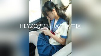  颜值不错的风骚女模特，大辫子漏出骚奶子诱惑狼友跟两位大哥激情3P，让小哥吃奶玩逼轮流爆草抽插