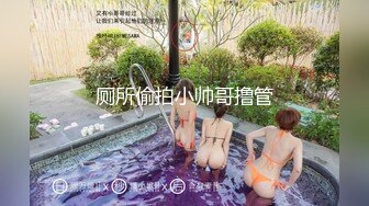 眼镜小少妇，外表甜美很骚，小夫妻居家操逼，美腿足交，吸吮舔屌口活棒，跪在沙发上后入