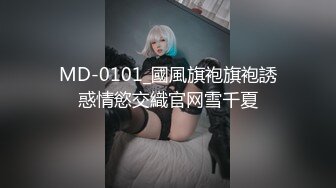 【小虎牙熟女少妇三P大站】前后夹击第一视角观感很好，女上位表情销魂