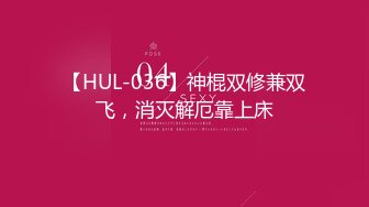 官方售价42元 超短裙牛仔美女和同伴一起逛街，裙子非常短竟然还不穿安全裤打卡拍照条纹内前后CD脸底同框