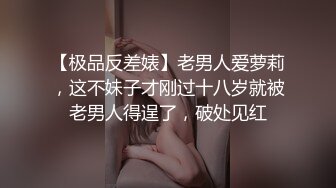 乖巧听话的小少妇，全程露脸让小哥刮干净逼毛，吃着骚奶子道具抽插玩逼，口交大鸡巴无套抽插激情上位好骚啊