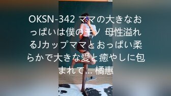 OnlyFans极品大网黄辛尤里 双情侣之宿舍上下舖同时进入高潮