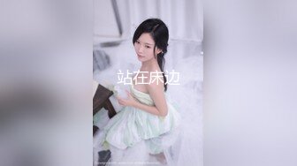 长着一张瓷娃娃极品的美女 制服装皮短裤时尚装扮漂亮