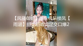 哺乳期的大奶子风骚御姐露脸性瘾上来了挡不住，给大哥深喉大鸡巴，直接站着爆草大奶子直晃眼，还有奶水在流1